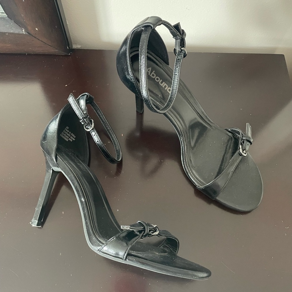 Abound Sleek Black Heeled Sandals